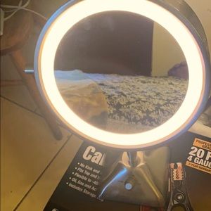 Mirror conveniently rotates 360degrees.W/setting